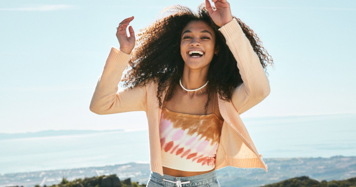 The lead image is a promotional shot of a woman in American Eagle clothes.